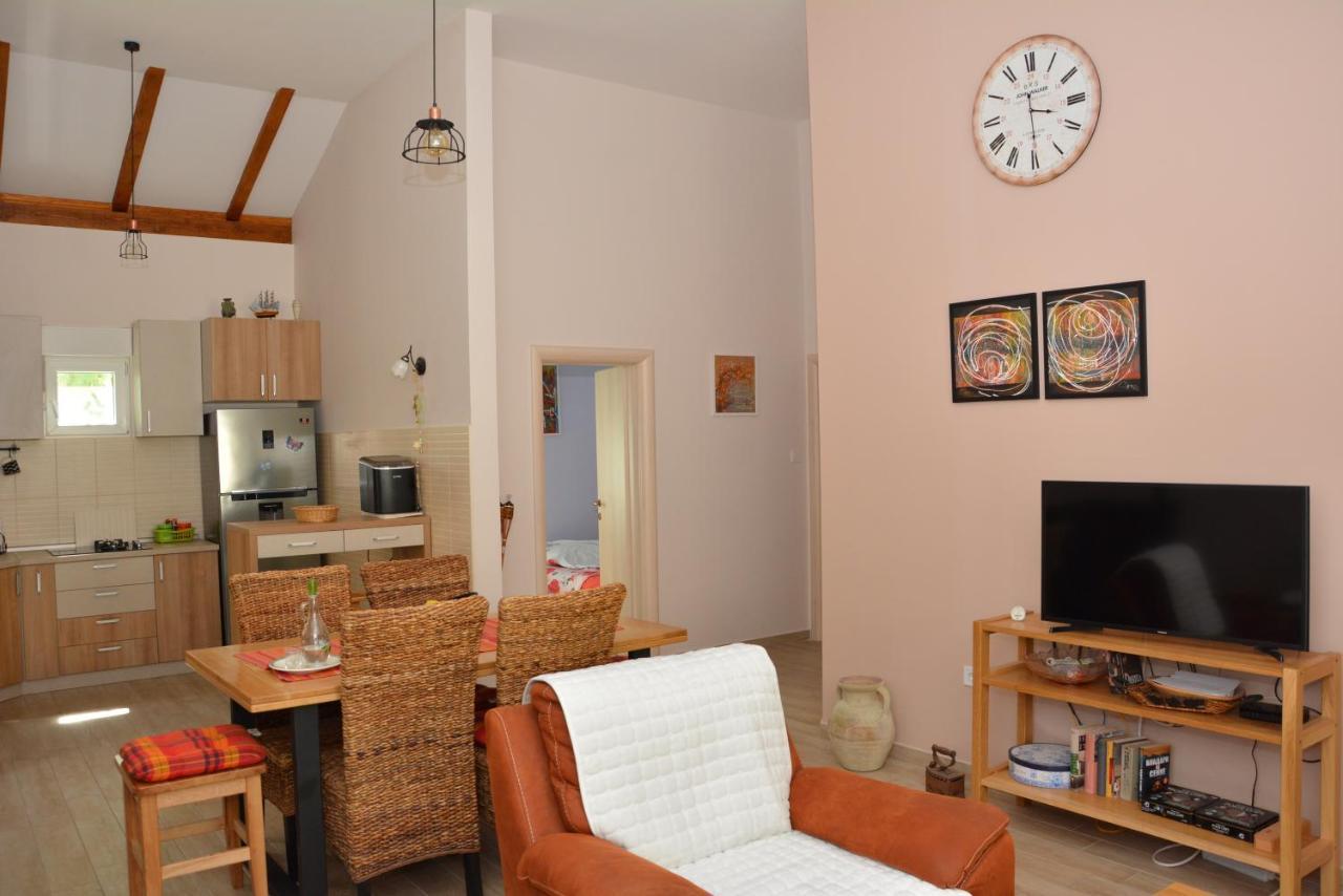 Vila Pelinovo Kotor Bagian luar foto